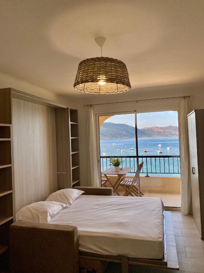 3 Personnes Front De Apartamento Tiuccia